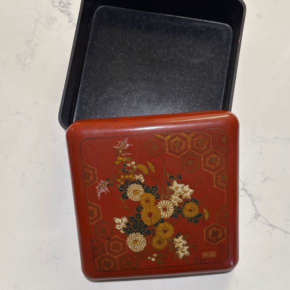 Red Floral Decorative Box - Picture 5 of 7